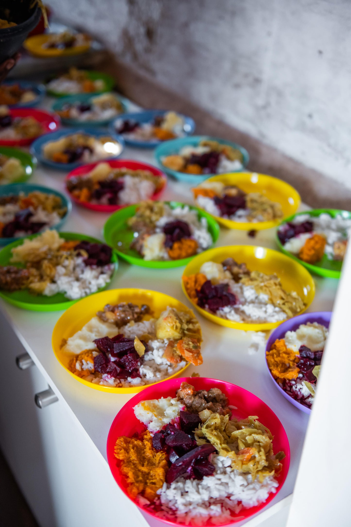 Kitchen Supplies: Large Pots